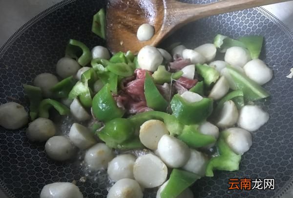 炒羊肉怎么做好吃，怎样炒羊肉片好吃窍门?