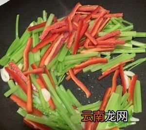 芹菜炒肉怎么炒