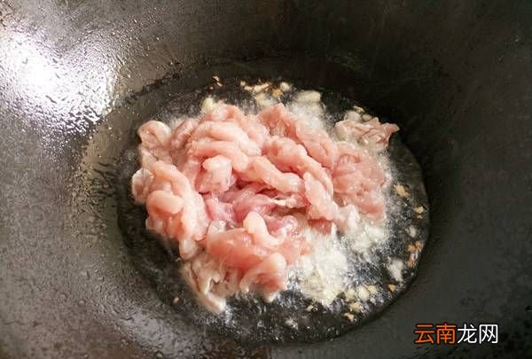 怎么样炒豆腐，豆腐煮一下炒的时候会不会爱烂