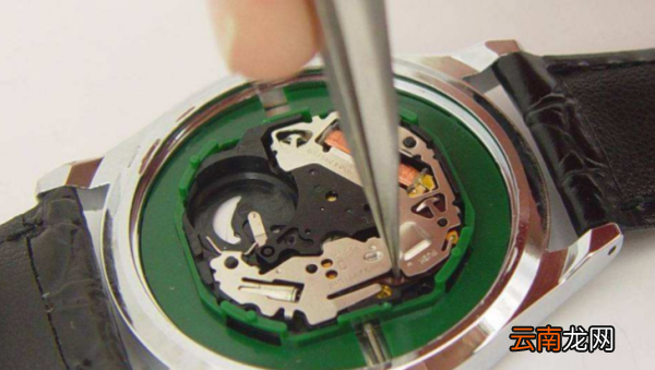 聚利时手表怎么换电池，怎么给手表换电池视频教学
