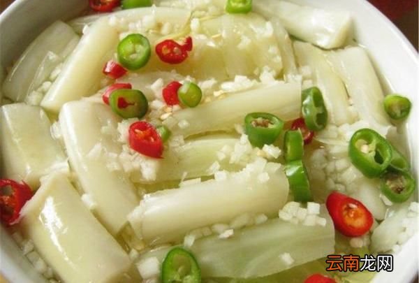卷心菜怎么做咸菜，包菜芹菜腌制咸菜的做法
