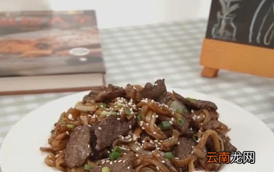 怎样炒牛肉河粉？