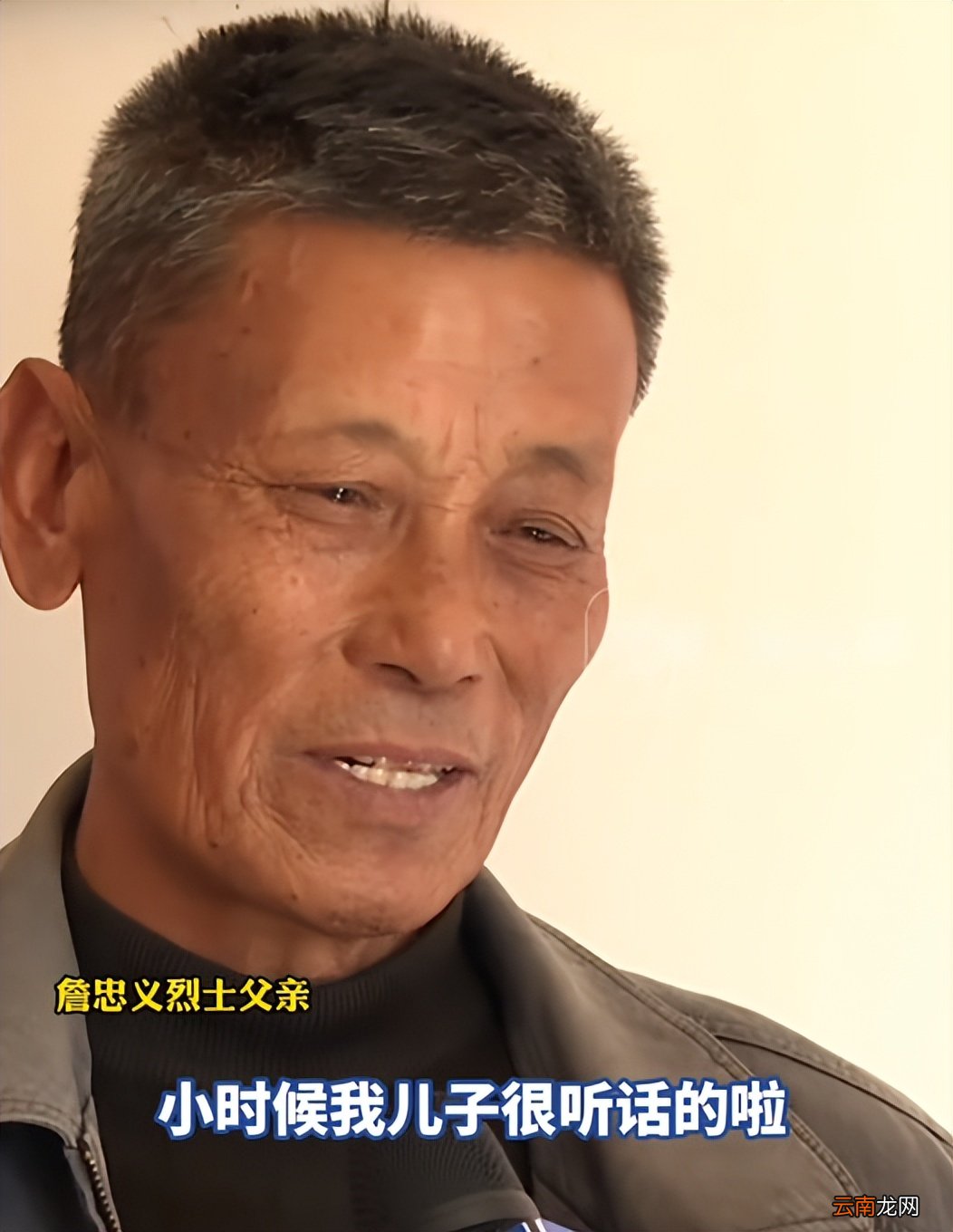 烈士墓两次被砸，母亲哭成泪人，有些人欠我们一个解释