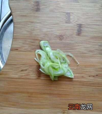 如何制作菠菜皮饺子