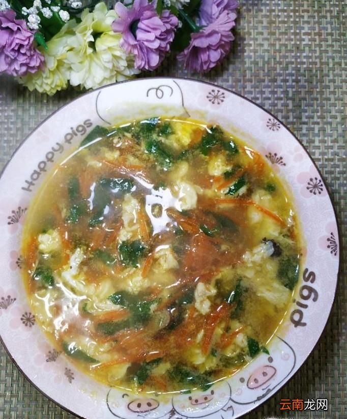 怎样做美味的胡萝卜鸡蛋青菜汤？
